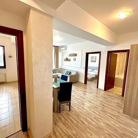 Marcony Summerland Apartment