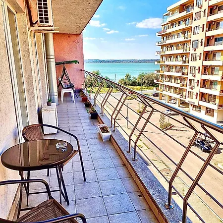 Marcony Summerland Mamaia