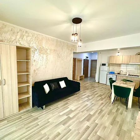 Marcony Summerland * Mamaia