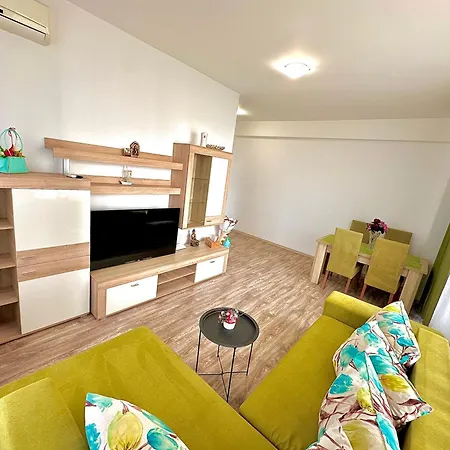 Marcony Summerland Apartment