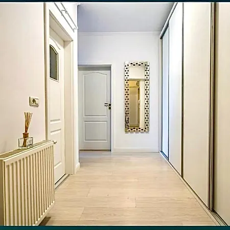 Marcony Summerland Apartment